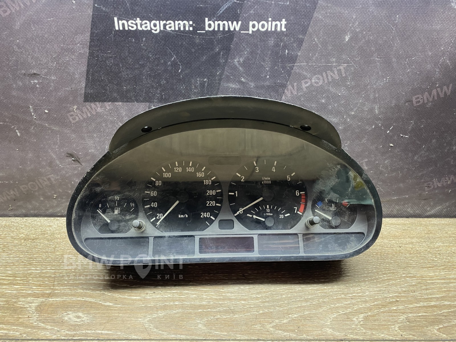 Панель приладів BMW E46  (МКПП) бензин Motometer 